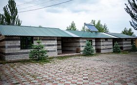Arevik Resort Cottages