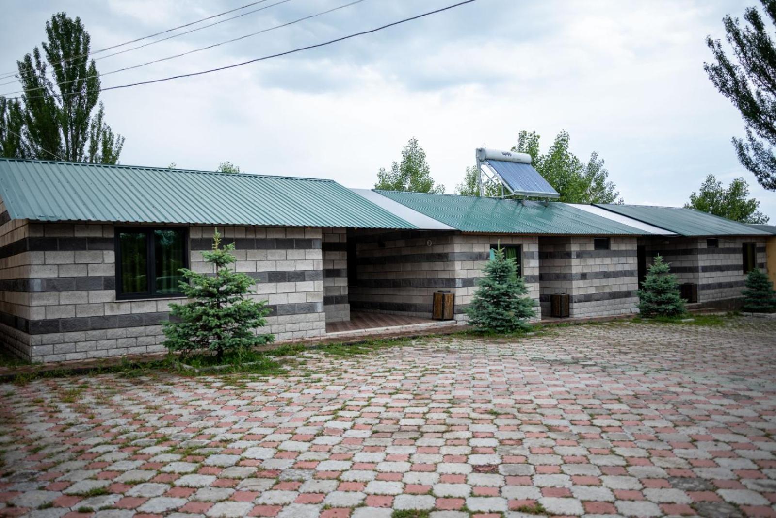 Arevik Resort Cottages Sevan Exterior photo